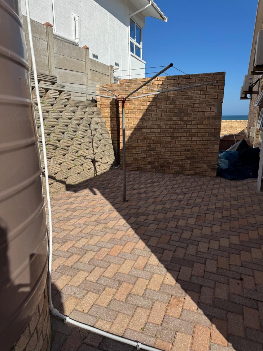 6 Bedroom Property for Sale in Aston Bay Eastern Cape